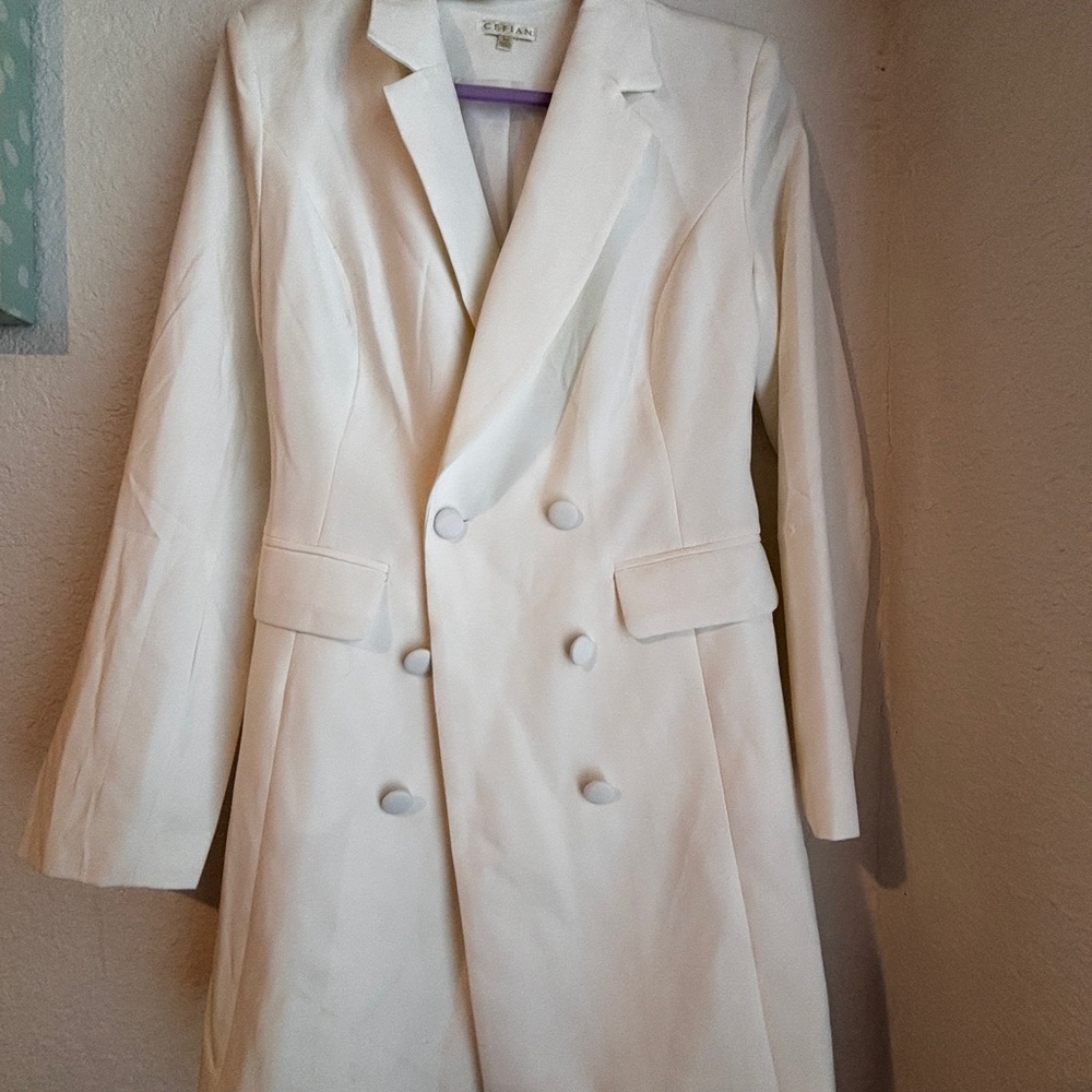 Elegant White Double-Breasted Women's Coat